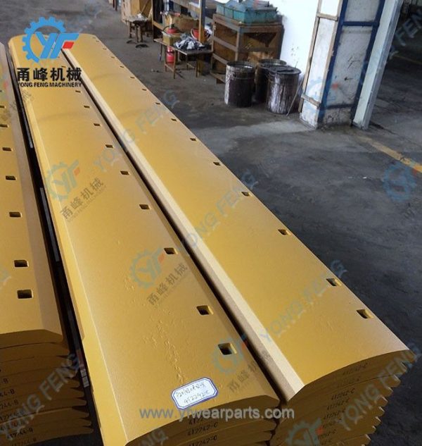 4T2242 Caterpillar grader blade