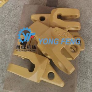 Komatsu WA300/WA320 Bolt on RH Adapter 419-847-1121