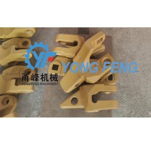 Komatsu WA300/WA320 Bolt on LH Adapter 419-847-1131
